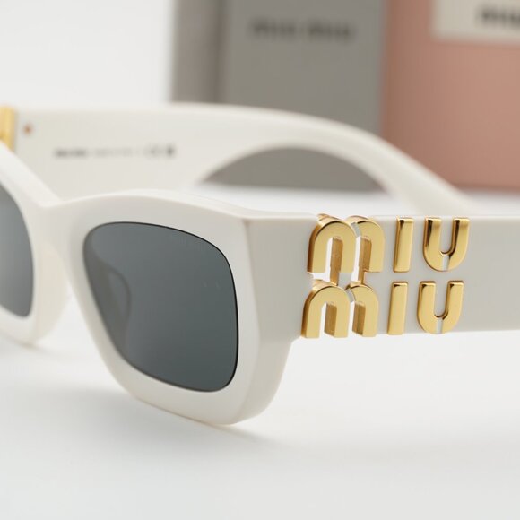 Miu Miu MU09WS 1425S0 Cat Eye Sunglasses – White/Dark Grey main image 12